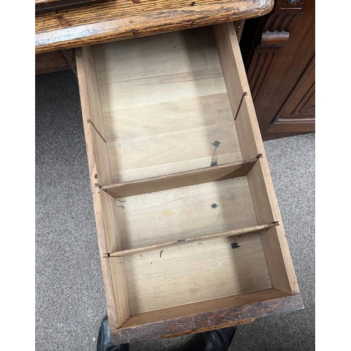 5223 - EARLY 20TH CENTURY OAK ROLL-TOP DESK WITH 9 DRAWERS