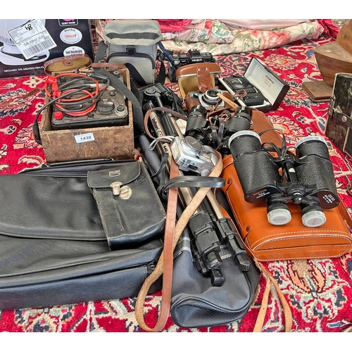 1430 - MINOLTA 7000 CAMERA, REGULETTE CAMERA, UNIVERSAL AVOMETER, TOKYOH 12 X 50 BINOCULARS IN CASE, DELACR... 