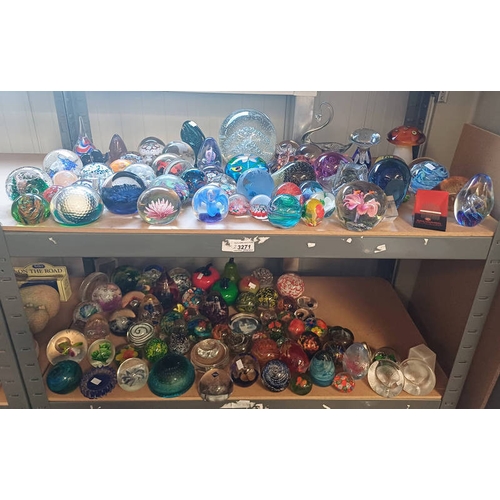 3271 - LARGE SELECTION GLASS PAPER WEIGHTS ON 2 SHELVES BY WEDGWOOD ETC.