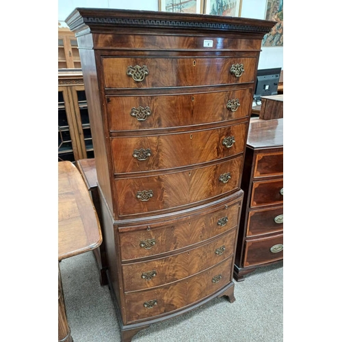 6 - EARLY 20TH CENTURY MAHOGANY CHEST ON CHEST WITH 4 DRAWERS OVER  BRUSHING SLIDE WITH 4 DRAWERS BELOW.... 