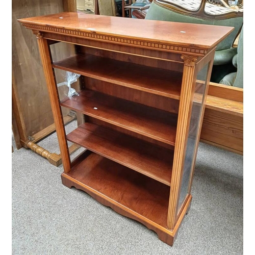 128 - LATE 20TH CENTURY OPEN BOOKCASE WITH ADJUSTABLE SHELVES & GLAZED PANELS TO ENDS