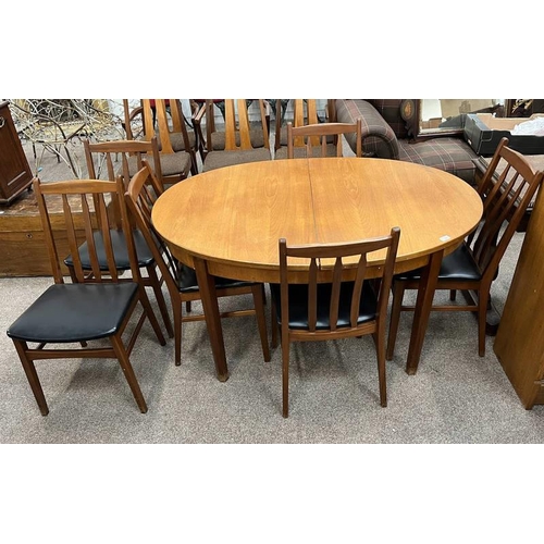 15 - G-PLAN TEAK EXTENDING DINING TABLE WITH FOLD-OUT LEAF & SET OF 6 DINING CHAIRS, TABLE 139 CM LONG (U... 