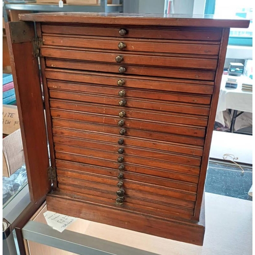 64 - LATE 19TH CENTURY WALNUT COLLECTORS CABINET WITH 18 FELT LINED DRAWERS, NO KEY - 41CM, HIGH X 34 CM ... 