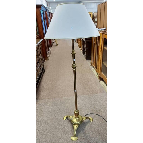 77 - BRASS STANDARD LAMP ON 3 SPREADING SUPPORTS