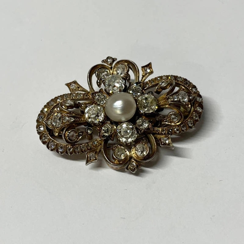 350 - DIAMOND AND CULTURED PEARL SET BROOCH PENDANT,THE CENTRALLY SET PEARL WITHIN A SURROUND OF CUSHION, ... 