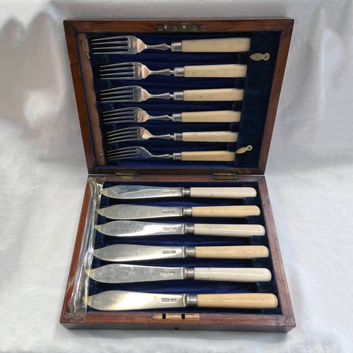 352 - OAK CASED SET OF 12 SILVER FISH KNIVES & FORKS BY JAMES DIXON & SONS, SHEFFIELD 1896