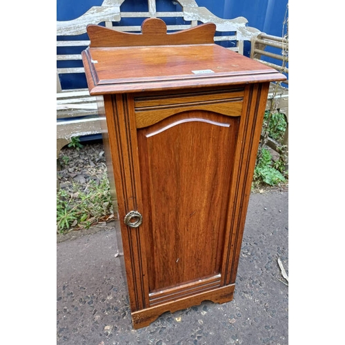 5189 - EARLY 20TH CENTURY MAHOGANY SINGLE DOOR BEDSIDE CABINET, 79CM TALL X 37CM WIDE