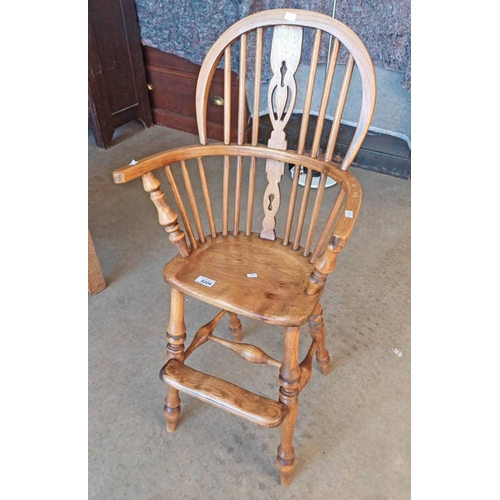 5204 - 20TH CENTURY ELM CHILD'S WINDSOR ARMCHAIR ON TURNED SUPPORTS, 91CM TALL