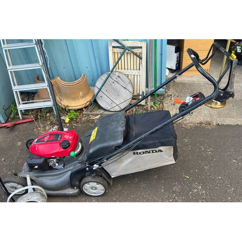 6004 - HONDA HRX 537 SELF-PROPELLED LAWNMOWER - AS FOUND (SPARES & REPAIRS)