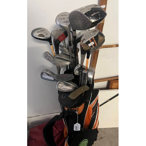 6005 - MXII GOLF BAG & VARIOUS GOLF CLUBS