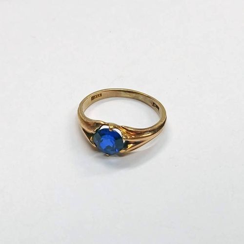 665 - 15CT GOLD SAPPHIRE SET RING, THE CIRCULAR CUT SAPPHIRE  APPROX 1.52 CARATS - 3.8 G, RING SIZE R