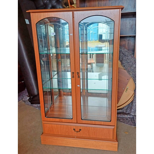 128 - DISPLAY CABINET WITH 2 GLAZED PANEL DOORS & SINGLE DRAWER BELOW. 137 CM TALL