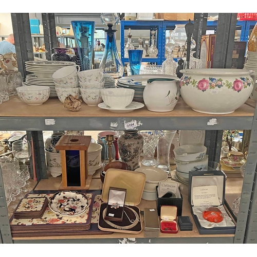 3104 - ROYAL WORCESTER TEAWARE, WEDGWOOD DINNERWARE, SILVER NECKLACE & OTHER JEWELLERY, CAITHNESS GLASS PAP... 