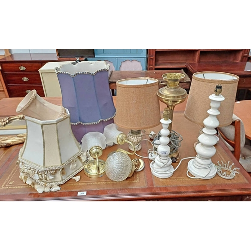 324 - BRASS PARAFFIN LAMP WITH REEDED COLUMN ON SQUARE BASE, GOOD SELECTION OF TABLE LAMPS & LAMP SHADES, ... 