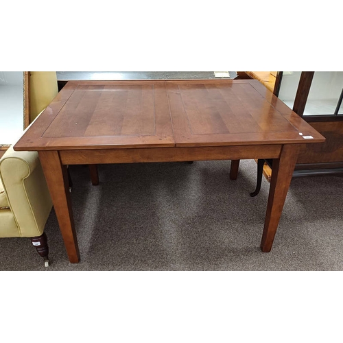 449 - HARDWOOD EXTENDING DINING TABLE - 126 CM LONG (UN-EXTENDED)