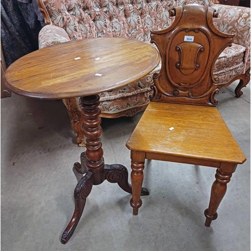 5020 - 19TH CENTURY OAK HALL CHAIR & MAHOGANY OVAL TOPPED OCCASIONAL TABLE