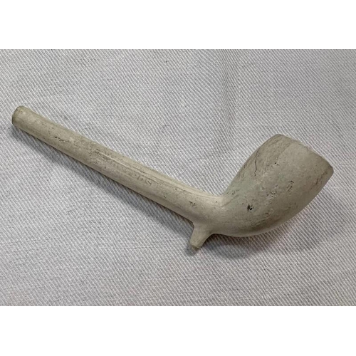 1002 - MONTROSE CLAY TOBACCO PIPE, SIDE OF SHAFT STAMPED 'MONTROSE' 12CM LONG