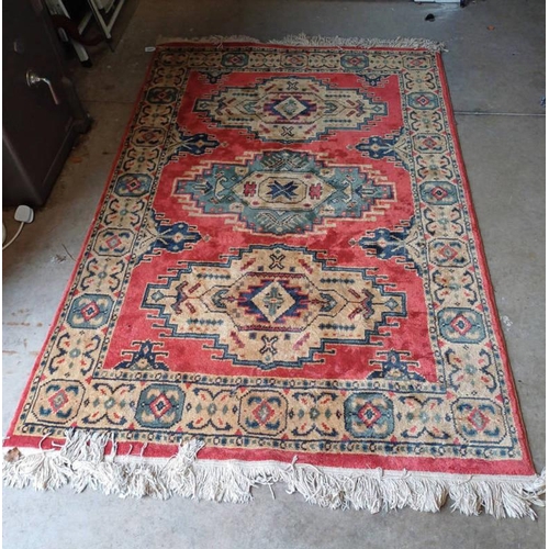 5066 - MIDDLE EASTERN STYLE CARPET WITH RED, CREAM & BLUE MEDALION PATTERN 180 CM LONG X 120 CM WIDE