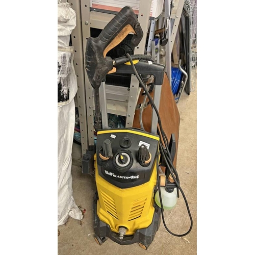 6005 - WOLF BLASTER 4 X 4 POWER WASHER