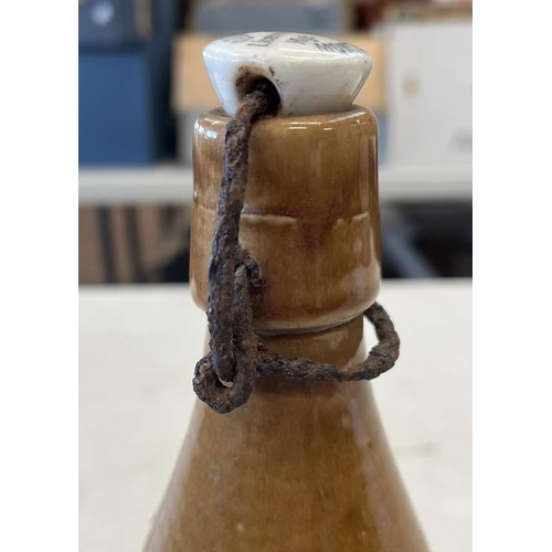 1000 - W A SCOTT MONTROSE CENTRAL HOTEL STONEWARE GINGER BEER BOTTLE WITH GEORGE LOW MONTROSE STOPPER, BUCH... 