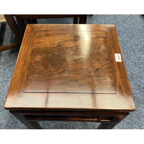 5007 - PAIR OF CHINESE HARDWOOD SQUARE OCCASIONAL TABLES - 39 CM WIDE