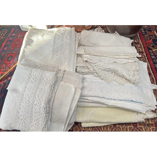 2329A - SELECTION OF VARIOUS LINEN AND CROCHET WORK TO INCLUDE TABLE COVERS, PLACE MATTS ETC