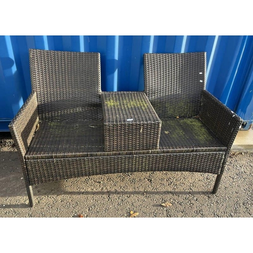 487 - RATTAN GARDEN LOVE CHAIR