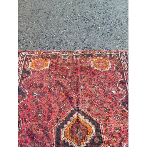 2172 - PERSIAN KAI TRIBAL CARPET WITH TRADITIONAL DESIGN 262CM X 171CM