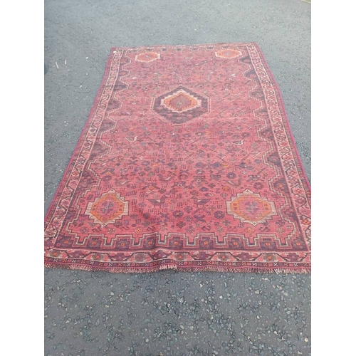 2172 - PERSIAN KAI TRIBAL CARPET WITH TRADITIONAL DESIGN 262CM X 171CM