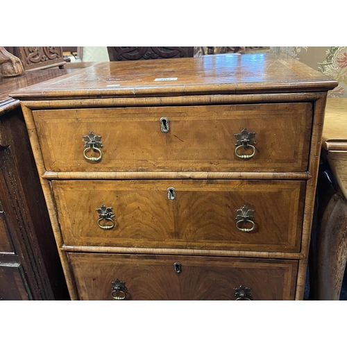 107 - 19TH CENTURY WALNUT CHEST OF 4 DRAWERS ON BRACKET SUPPORTS - 80 CM X 50 CM