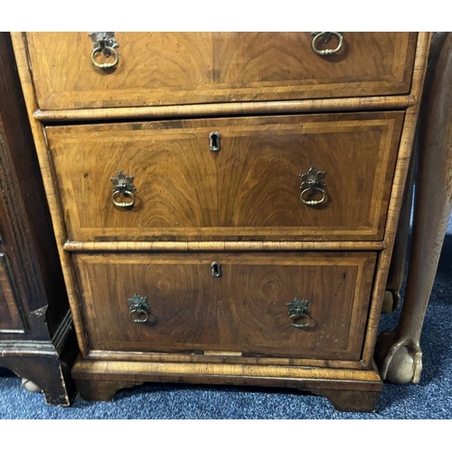 107 - 19TH CENTURY WALNUT CHEST OF 4 DRAWERS ON BRACKET SUPPORTS - 80 CM X 50 CM