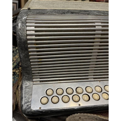 2069 - PRONTAINI ACCORDION IN CASE