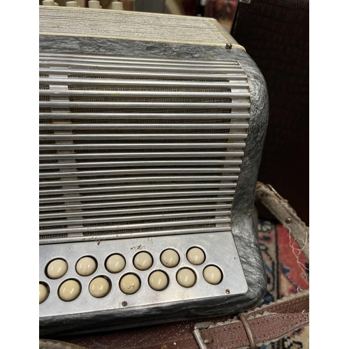 2069 - PRONTAINI ACCORDION IN CASE