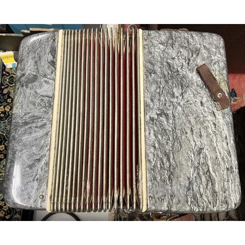 2069 - PRONTAINI ACCORDION IN CASE