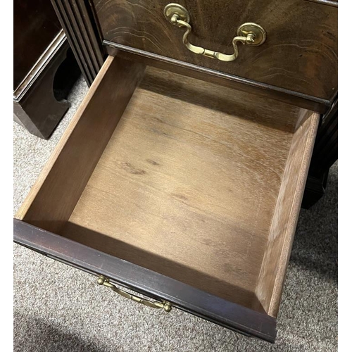 231 - MAHOGANY KNEEHOLE DESK WITH SHAPED TOP, 2 COLUMNS OF 4 DRAWERS FLANKING A SINGLE LONG DRAWER ON PLIN... 