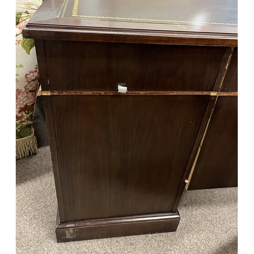 231 - MAHOGANY KNEEHOLE DESK WITH SHAPED TOP, 2 COLUMNS OF 4 DRAWERS FLANKING A SINGLE LONG DRAWER ON PLIN... 