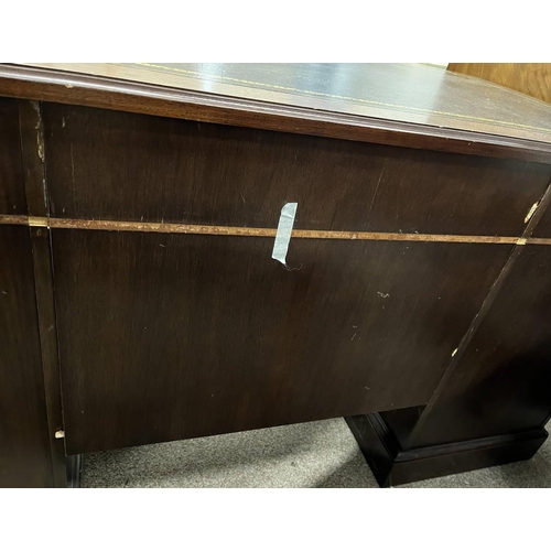 231 - MAHOGANY KNEEHOLE DESK WITH SHAPED TOP, 2 COLUMNS OF 4 DRAWERS FLANKING A SINGLE LONG DRAWER ON PLIN... 