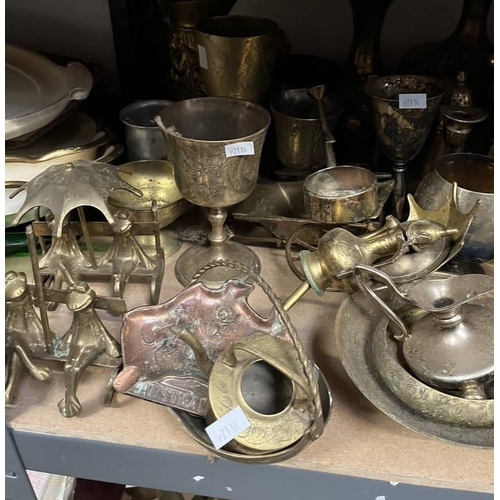 3032A - LARGE SELECTION OF BRASSWARE ON 2 SHELVES