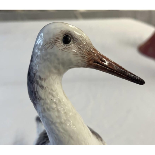 3058C - MEISSEN STYLE PORCELAIN FIGURE OF A BIRD WITH CROSSED SWORD MARK & 2083 TO BASE - 26 CM TALL