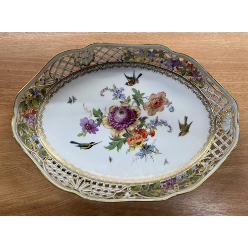 3168 - SET OF 3 OVAL 19TH CENTURY MEISSEN PORCELAIN OVAL DISHES DECORATED WITH FLOWERS & BIRDS WITH A PIERC... 