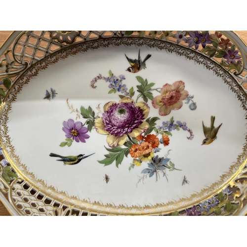 3168 - SET OF 3 OVAL 19TH CENTURY MEISSEN PORCELAIN OVAL DISHES DECORATED WITH FLOWERS & BIRDS WITH A PIERC... 