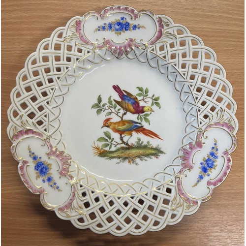 3190 - SET OF 17 19TH CENTURY MEISSEN PLATES DECORATED WITH EXOTIC BIRDS WITHIN A PIERCED WORK & FLORAL BOR... 