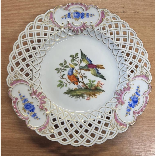 3190 - SET OF 17 19TH CENTURY MEISSEN PLATES DECORATED WITH EXOTIC BIRDS WITHIN A PIERCED WORK & FLORAL BOR... 