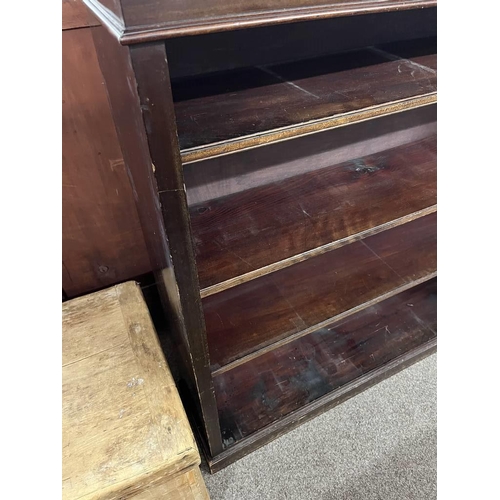 39 - LATE 19TH CENTURY MAHOGANY OPEN BOOKCASE - 122 CM LONG