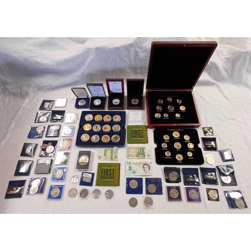 1352 - GOOD SELECTION OF SILVER PROOF AND BASE METAL COMMEMORATIVE CROWNS TO INCLUDE SOME SILVER PROOF CROW... 