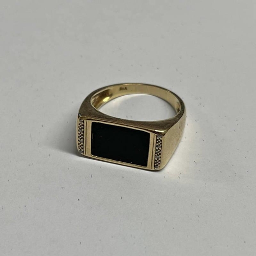 345 - 9CT GOLD SIGNET RING - 5.4G, RING SIZE T