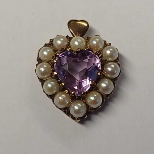 353 - 9CT GOLD HEART SHAPED AMETHYST & PEARL PENDANT - 2CM LONG, 3.3G