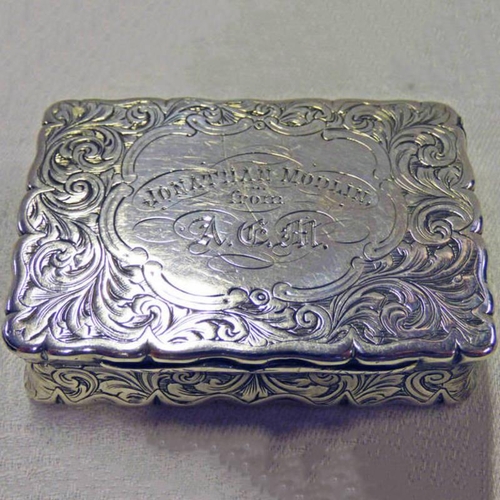 375 - SILVER SNUFF BOX WITH FOLIATE SCROLL ENGRAVED DECORATION, BIRMINGHAM 1853 BY EDWARD SMITH