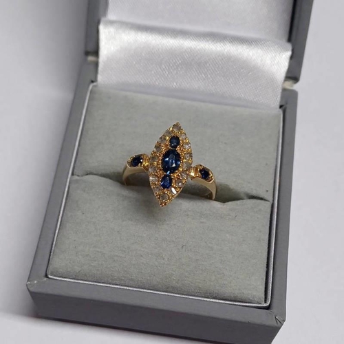 388 - EDWARDIAN 18CT GOLD SAPPHIRE & DIAMOND CLUSTER RING, THE OVAL SAPPHIRES IN A SURROUND OF ROSE CUT DI... 