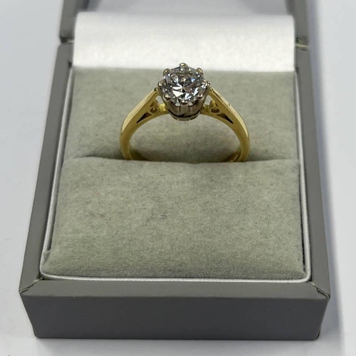 42 - 18CT GOLD DIAMOND SINGLE STONE RING, THE BRILLIANT CUT DIAMOND APPROX 1.05 CARATS, RING SIZE O